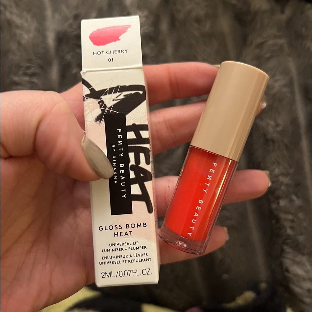 (✨ Add-on Discount) Fenty Gloss Bomb Heat Lip Plumper Mini in Hot Cherry